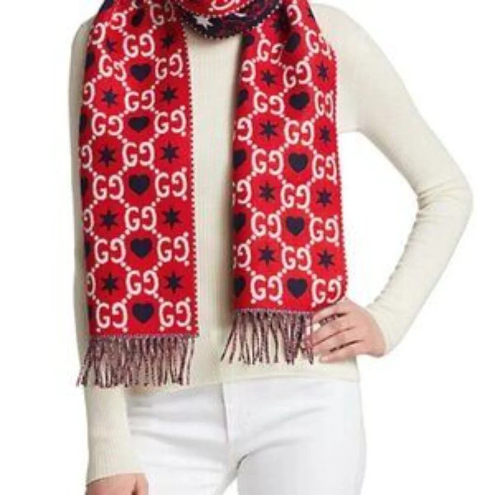 NWT Authentic Gucci GG Hearts Scarf in Red